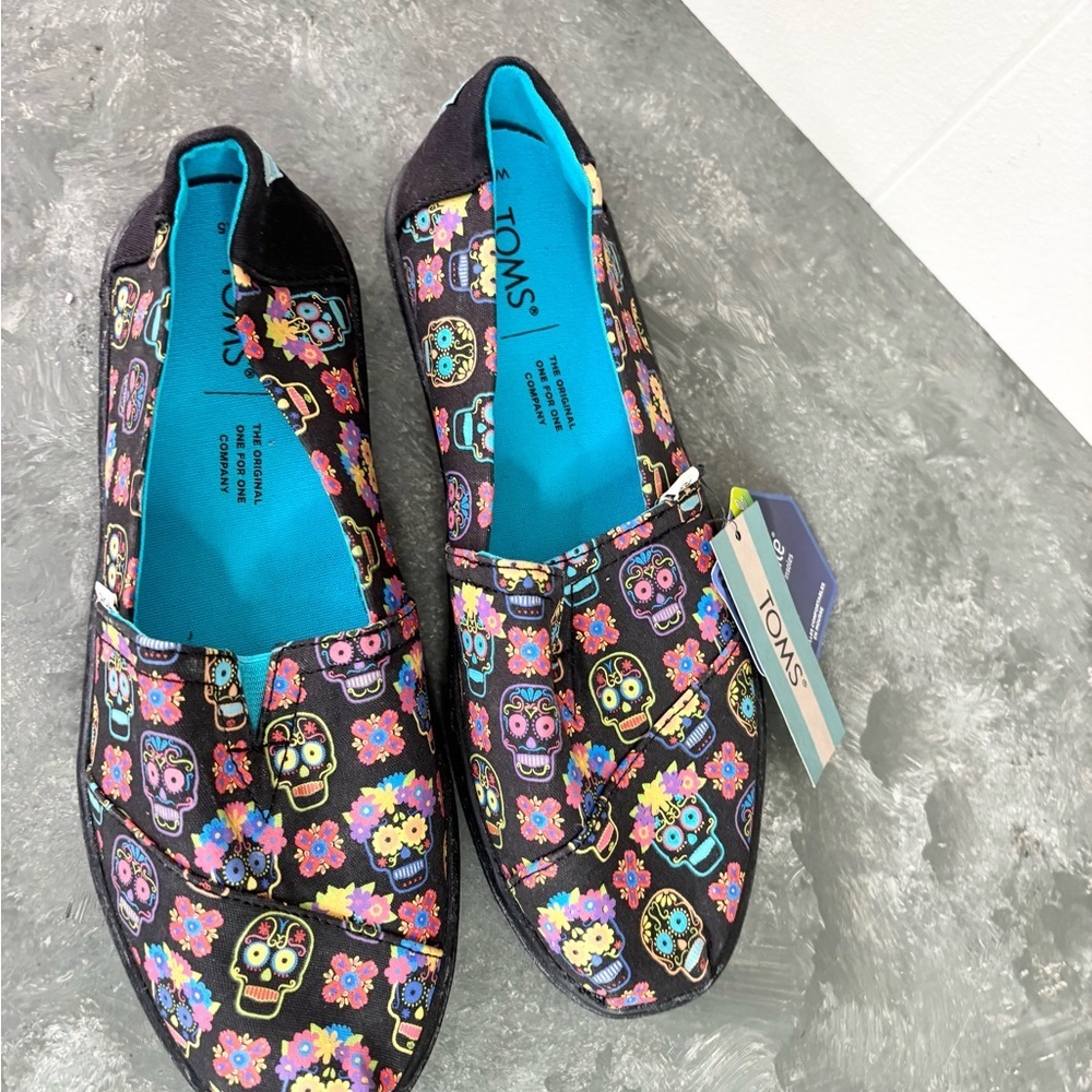 Toms Women's Alpargata Dia De Los Muertos 6.5 Glow In Dark Halloween shoes - Picture 2 of 5